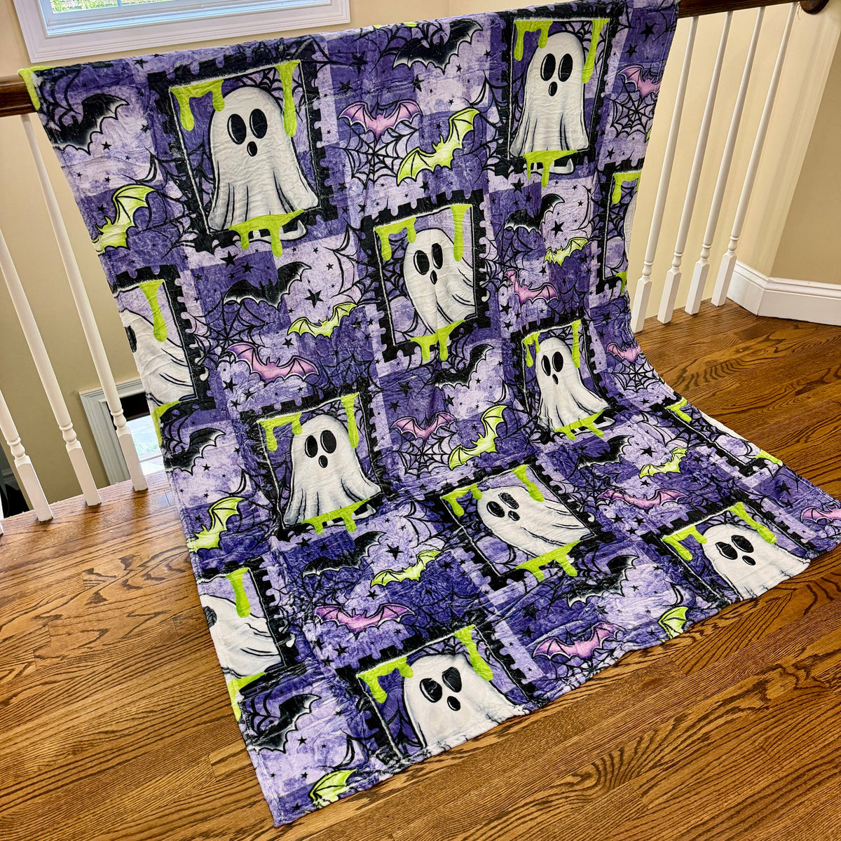 Blanket Halloween #22 - Purple Frame Ghosts