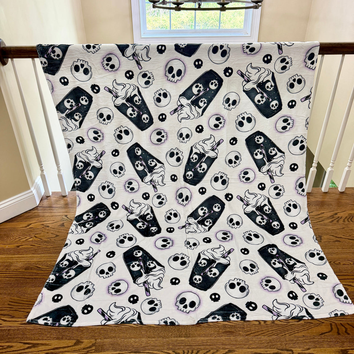 Blanket Halloween #8 - Coffee Skull White