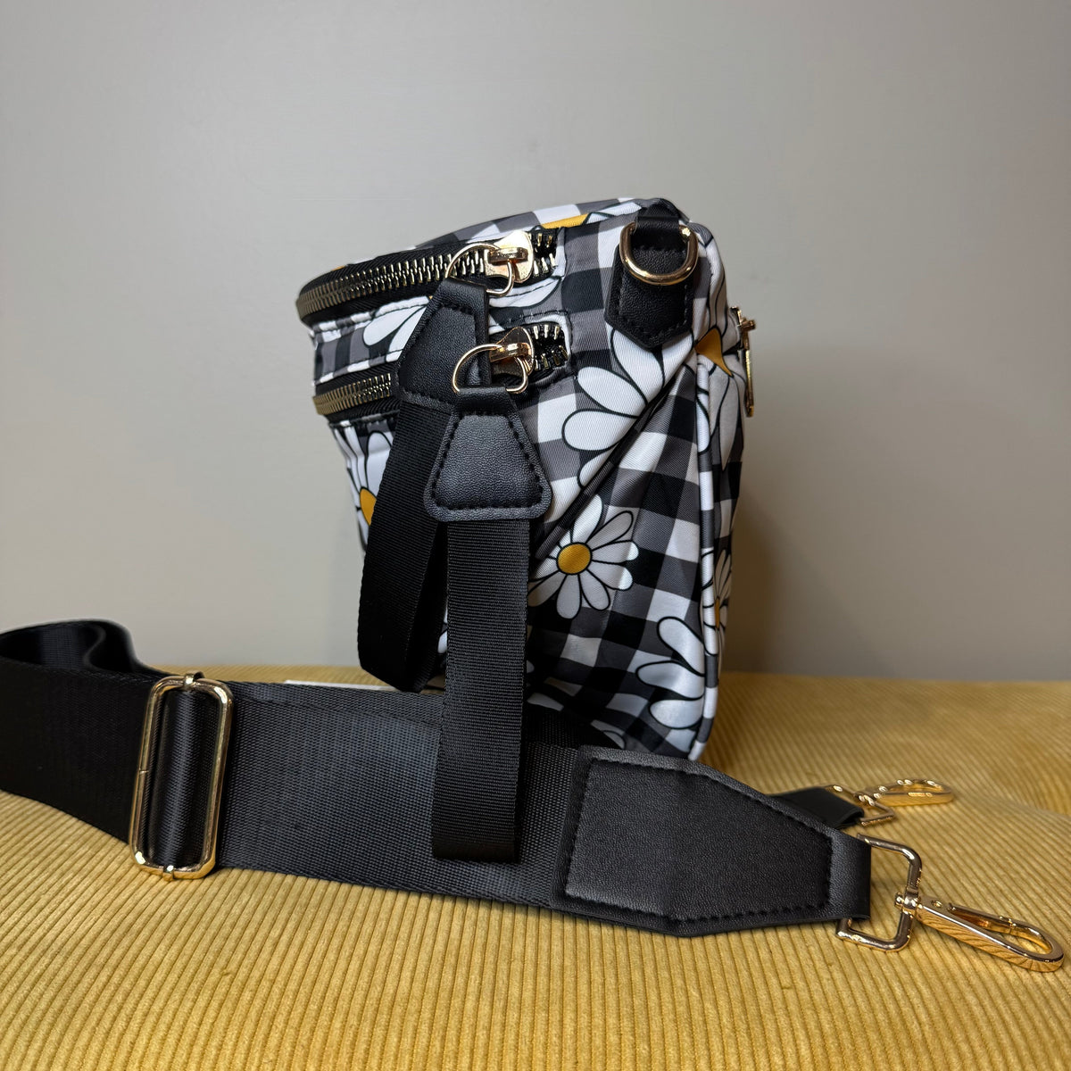 The Roni Nylon Crossbody - Black Gingham Daisy Floral
